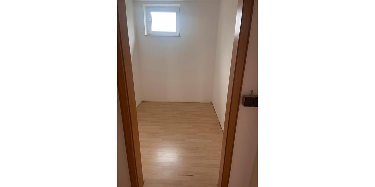 Etagenwohnung Wermelskirchen - 3 Zimmer, 101 m&sup2;, 1.200&euro; | Angebot:26400653