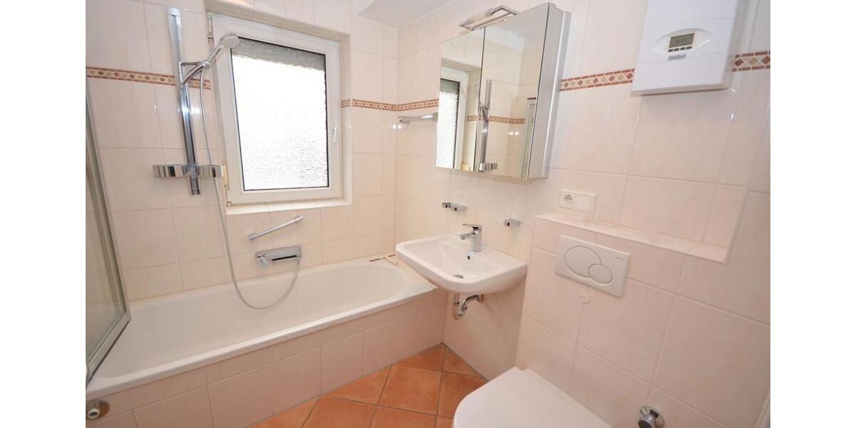 Etagenwohnung Brühl - 4 Zimmer, 96 m&sup2;, 1.150&euro; | Angebot:25097962