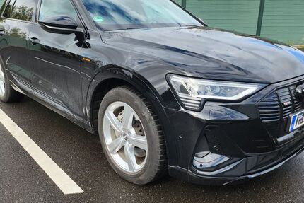 Audi e-tron 26.330 km 31.900 &euro; Willich 47877