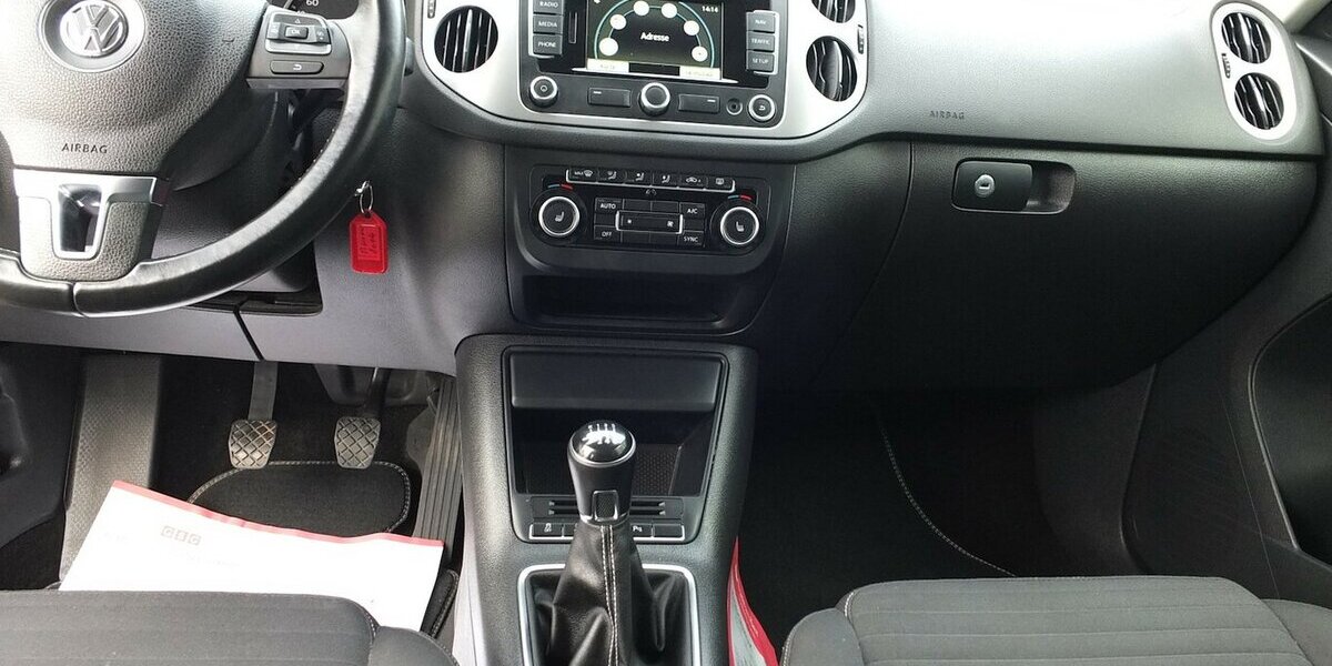 VW Tiguan CUP SPORTSTYLE BMT NAVI PARKPILOT TEMPOMAT 87.859 km 11.900 &euro; Köln 50858