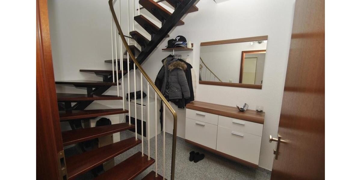 Dachgeschoßwohnung Köln Porz - 2 Zimmer, 63 m&sup2;, 239.000&euro; | Angebot:25987835