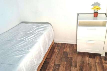 Zimmer Köln Niehl - 799&euro; | Angebot:24725719