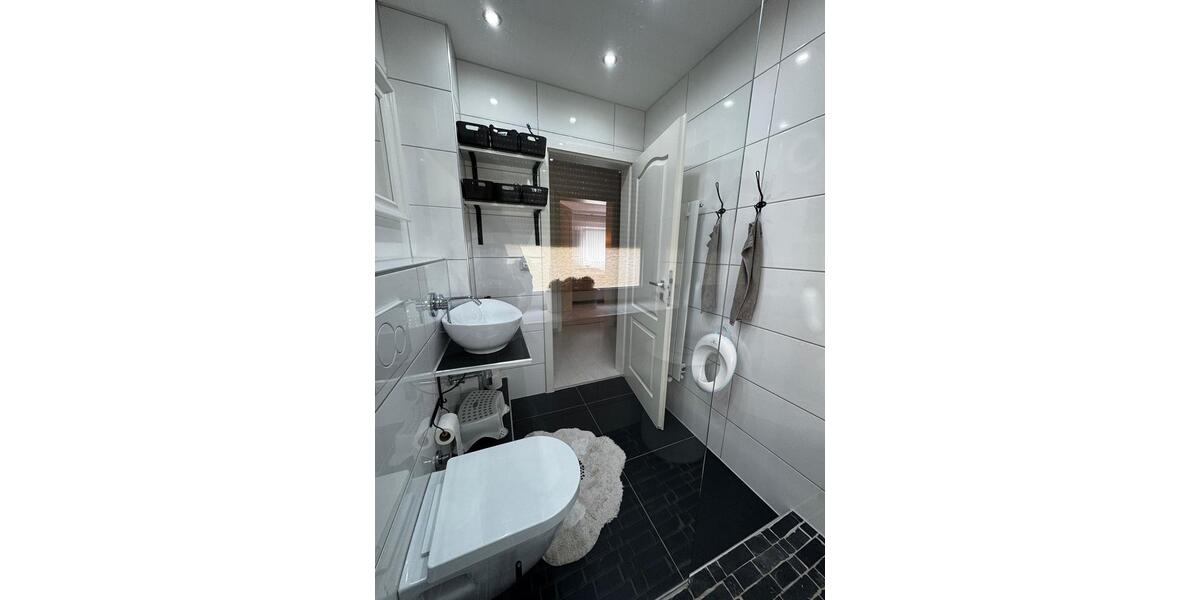 Etagenwohnung Köln Kalk - 2 Zimmer, 65 m&sup2;, 320.000&euro; | Angebot:26042358