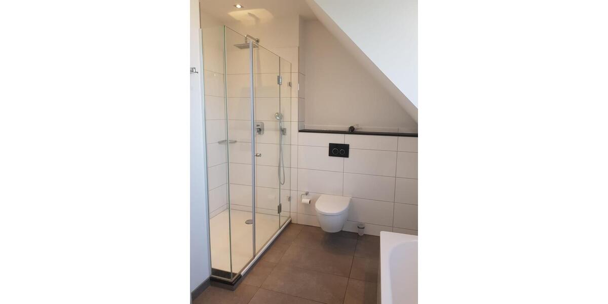 Dachgeschoßwohnung Düsseldorf Stadtbezirk 3 - 2 Zimmer, 64 m&sup2;, 1.400&euro; | Angebot:26644914