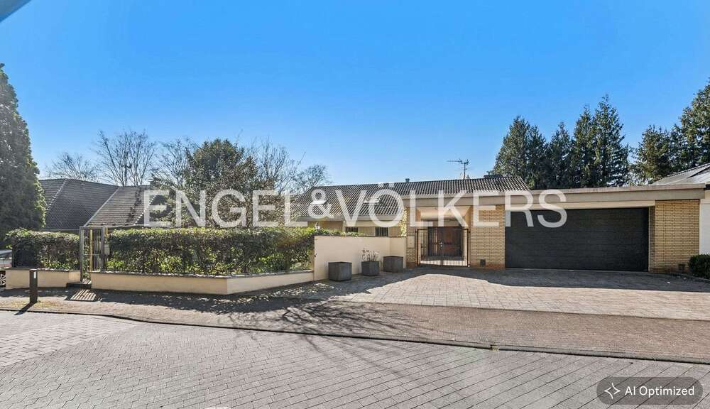 Einfamilienhaus Bergisch Gladbach Alt-Frankenforst - 9 Zimmer, 343 m&sup2;, 1.100.000&euro; | Angebot:22643401