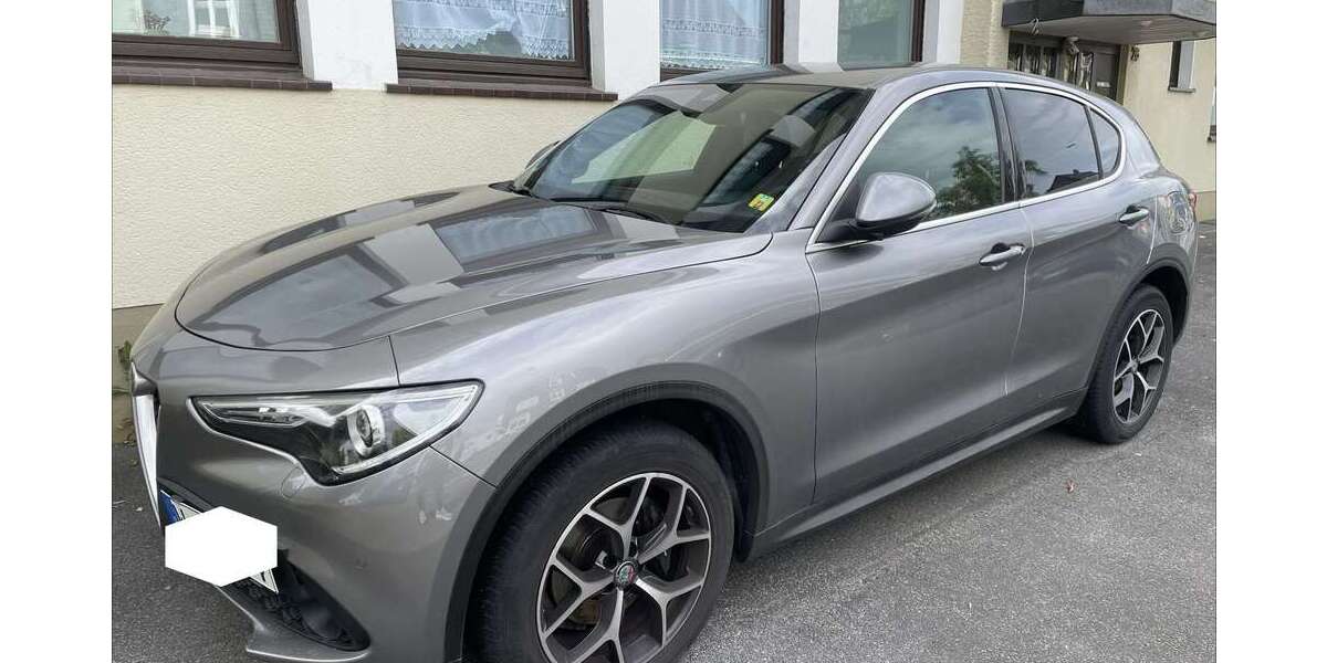 Alfa Romeo Stelvio 97.000 km 21.700 &euro; Remscheid 42899