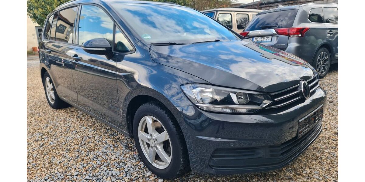 VW Touran 97.000 km 13.950 &euro; Düsseldorf 40549