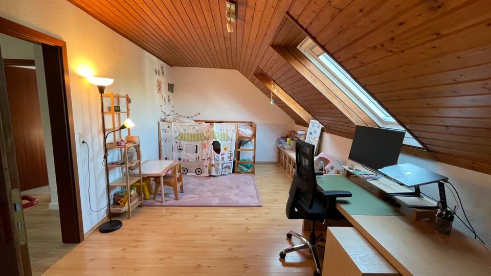 Dachgeschoßwohnung Düsseldorf Stadtbezirk 8 - 2 Zimmer, 50 m&sup2;, 700&euro; | Angebot:26024003