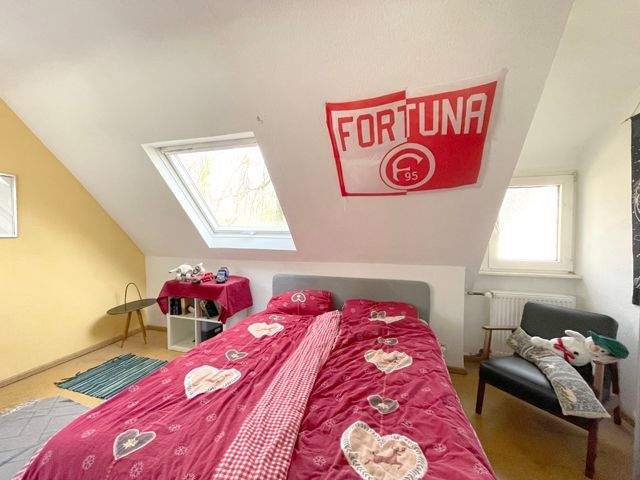 Einfamilienhaus Neuss-Grimlinghausen Grimlinghausen - 7 Zimmer, 190 m&sup2;, 895.000&euro; | Angebot:25836972