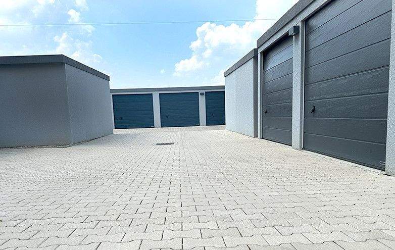 Garagen / Stellplätze Düsseldorf / Holthausen Holthausen - 91.800&euro; | Angebot:25665243