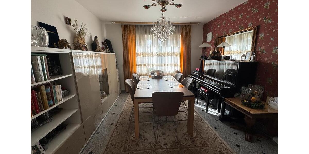 Einfamilienhaus Willich - 5 Zimmer, 430 m&sup2;, 2.800&euro; | Angebot:26645782