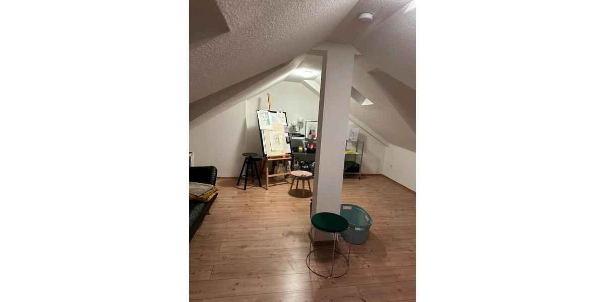 Dachgeschoßwohnung Solingen - 3 Zimmer, 100 m&sup2;, 1.190&euro; | Angebot:25974947