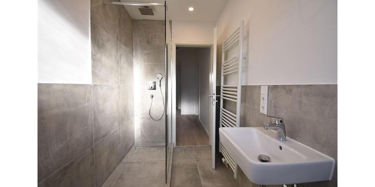 Dachgeschoßwohnung Düsseldorf - 2 Zimmer, 59 m&sup2;, 1.045&euro; | Angebot:22051325