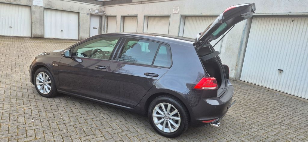 VW Golf 153.900 km 11.690 &euro; Köln 51061