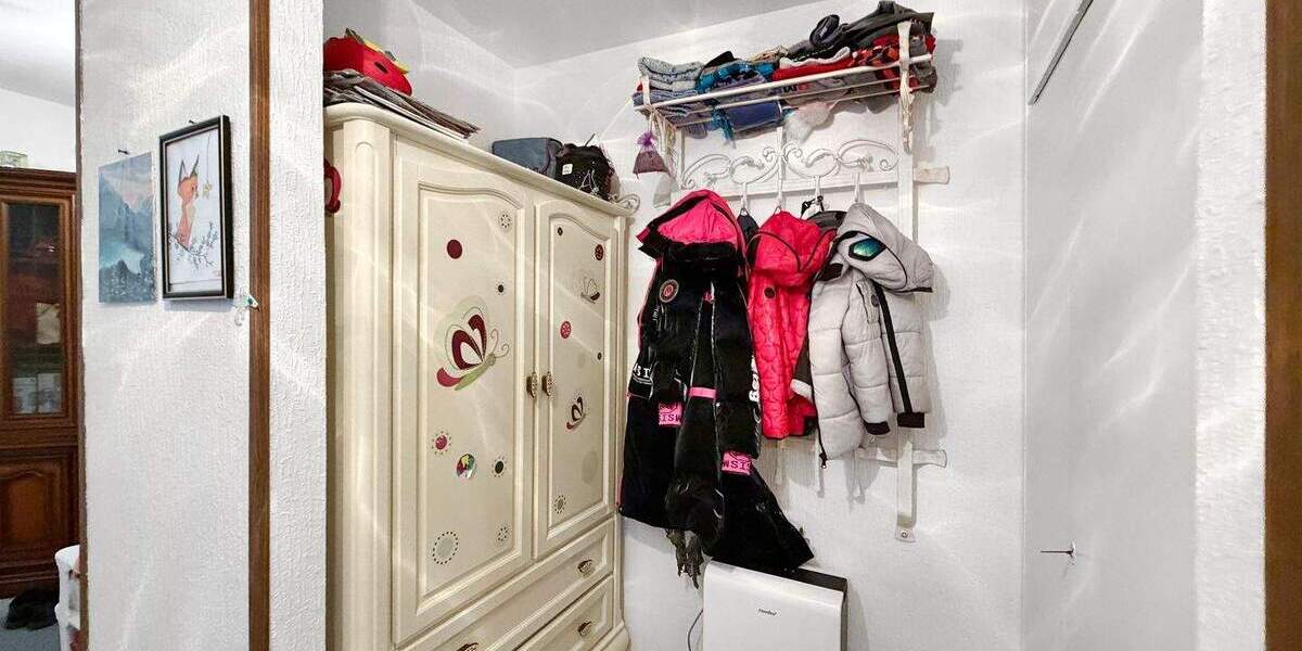 Etagenwohnung Köln Niehl - 3 Zimmer, 75 m&sup2;, 349.000&euro; | Angebot:25685040