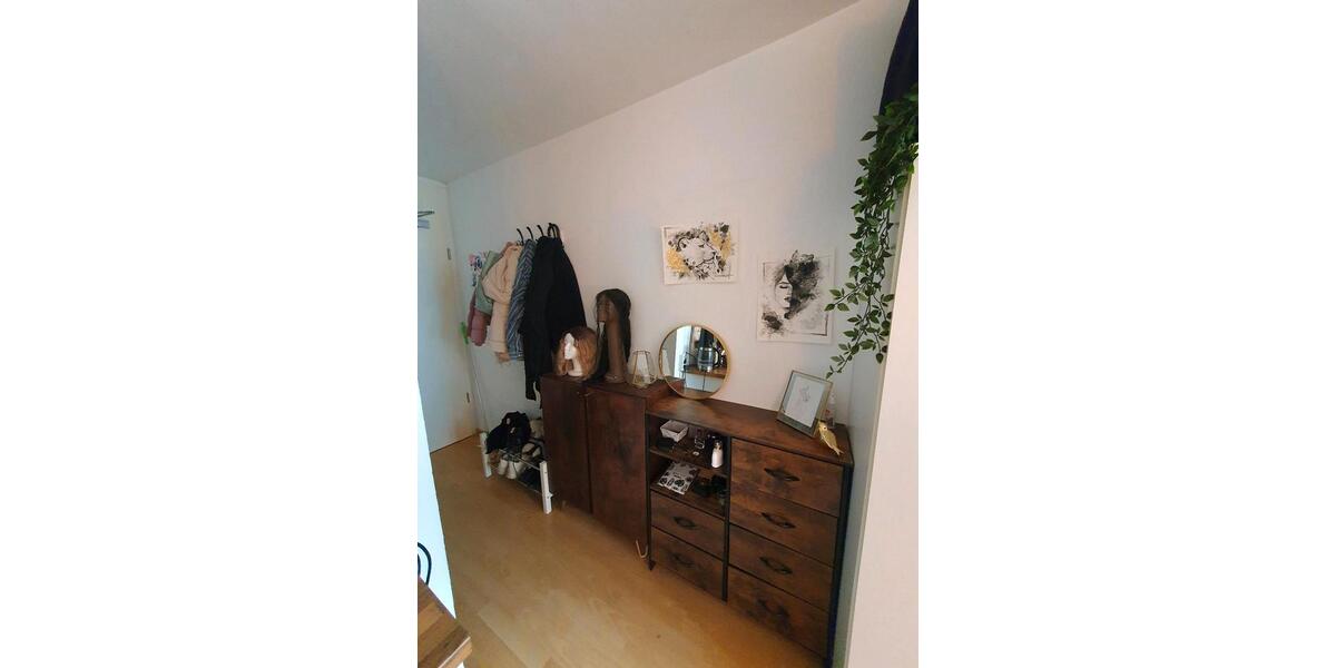 Hochparterre Köln Rodenkirchen - 1 Zimmer, 22 m&sup2;, 150&euro; | Angebot:26551125