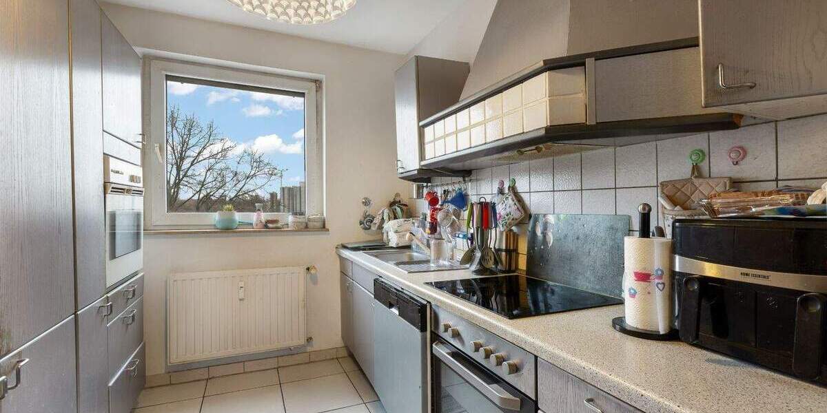 Etagenwohnung Köln Niehl - 3 Zimmer, 83 m&sup2;, 349.000&euro; | Angebot:25686961