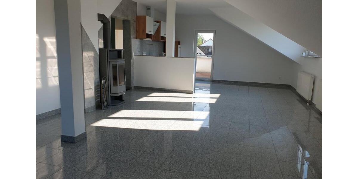 Dachgeschoßwohnung Langenfeld (Rheinland) - 3 Zimmer, 85 m&sup2;, 289.000&euro; | Angebot:26095167