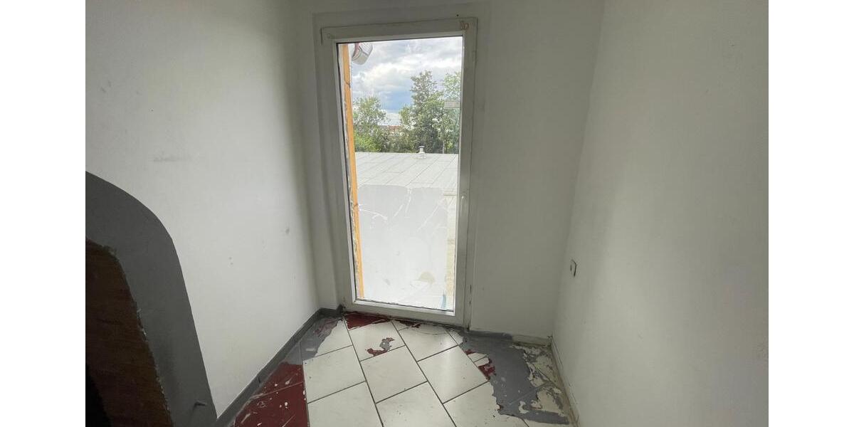 Etagenwohnung Remscheid - 7 Zimmer, 150 m&sup2;, 1.400&euro; | Angebot:25590552