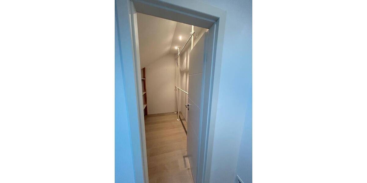 Dachgeschoßwohnung Solingen Burg - 3 Zimmer, 103 m&sup2;, 305.000&euro; | Angebot:25027377