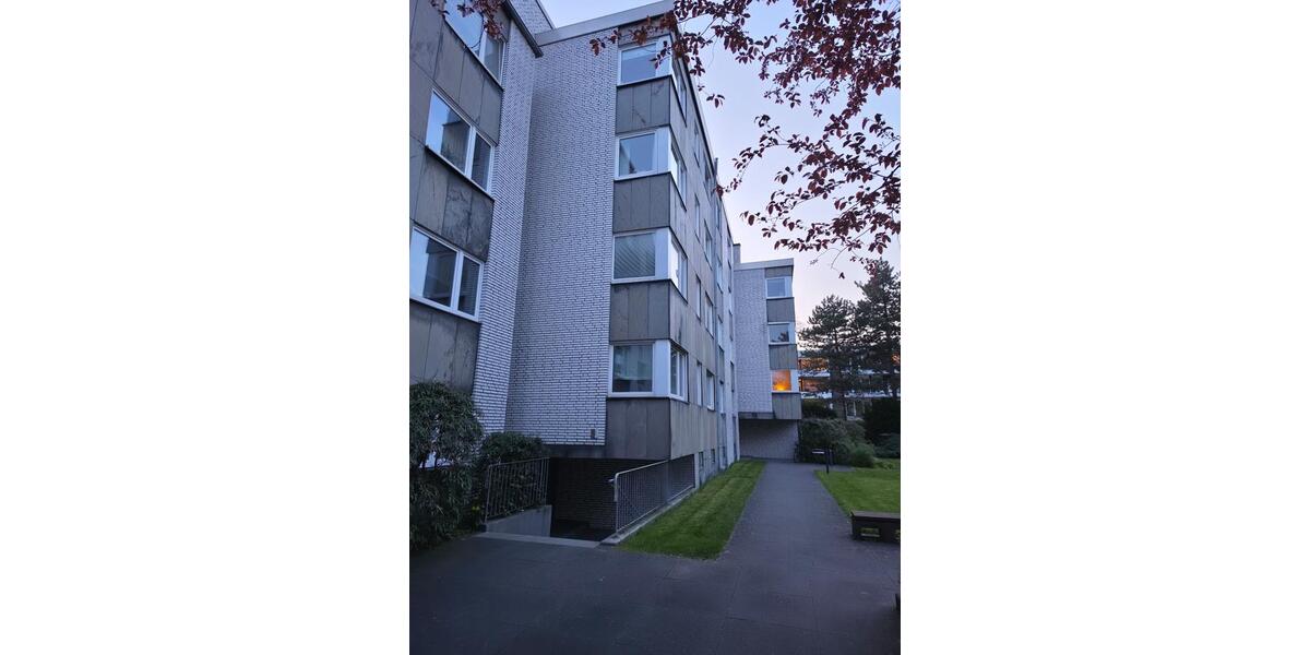 Etagenwohnung Düsseldorf Stadtbezirk 5 - 4 Zimmer, 112 m&sup2;, 2.200&euro; | Angebot:25865885