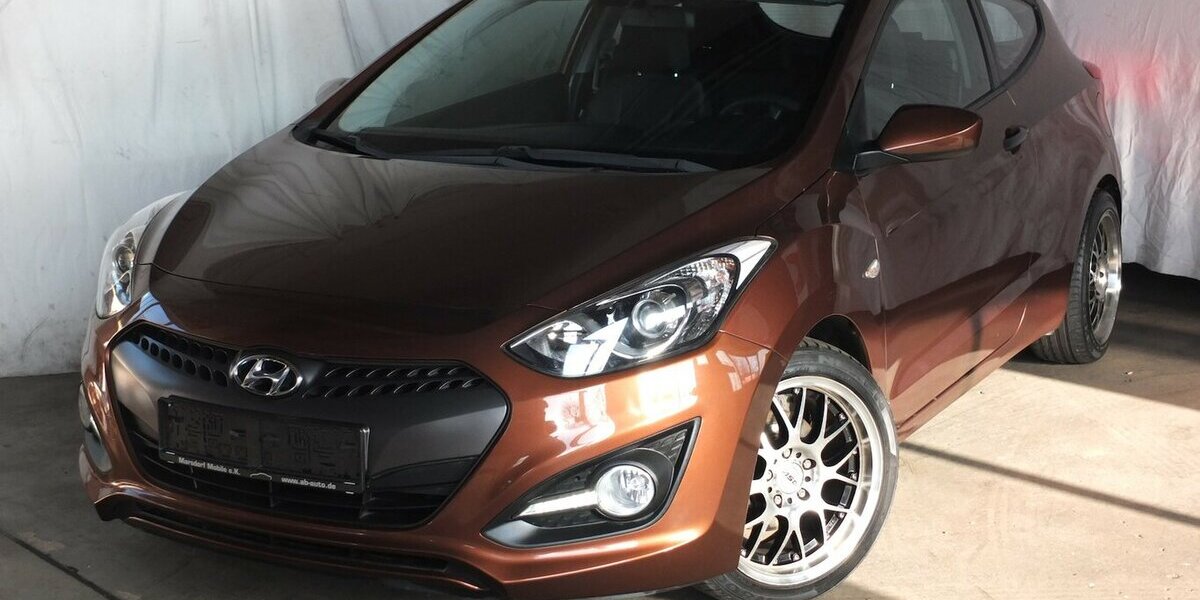 Hyundai i30 KLIMAAUTOMATIK SPORT LMF/BREITREIFEN 117.877 km 6.998 &euro; Köln 50858