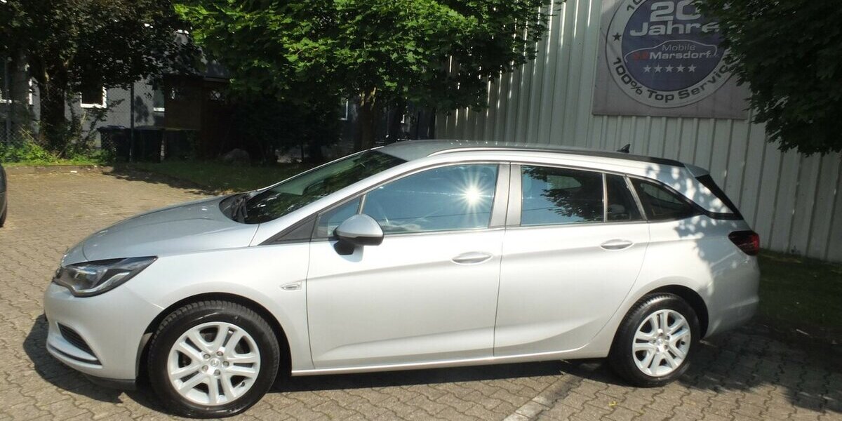 Opel Astra EDITION NAVI KLIMA TEMPOMAT BLUETOOTH 99.125 km 8.908 &euro; Köln 50858