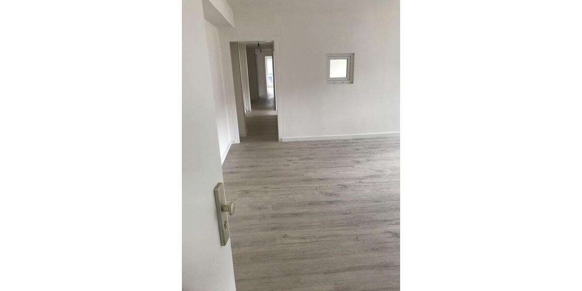Etagenwohnung Köln Porz - 3 Zimmer, 98 m&sup2;, 1.250&euro; | Angebot:25647910