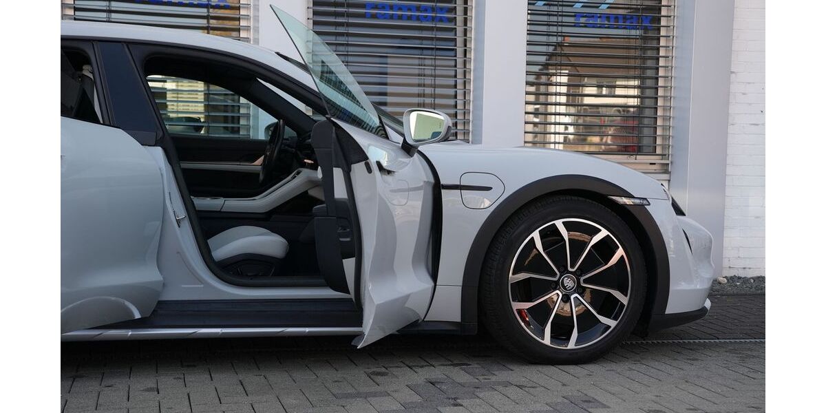 Porsche Taycan 33.000 km 73.500 &euro; Hürth (bei Köln) 50354