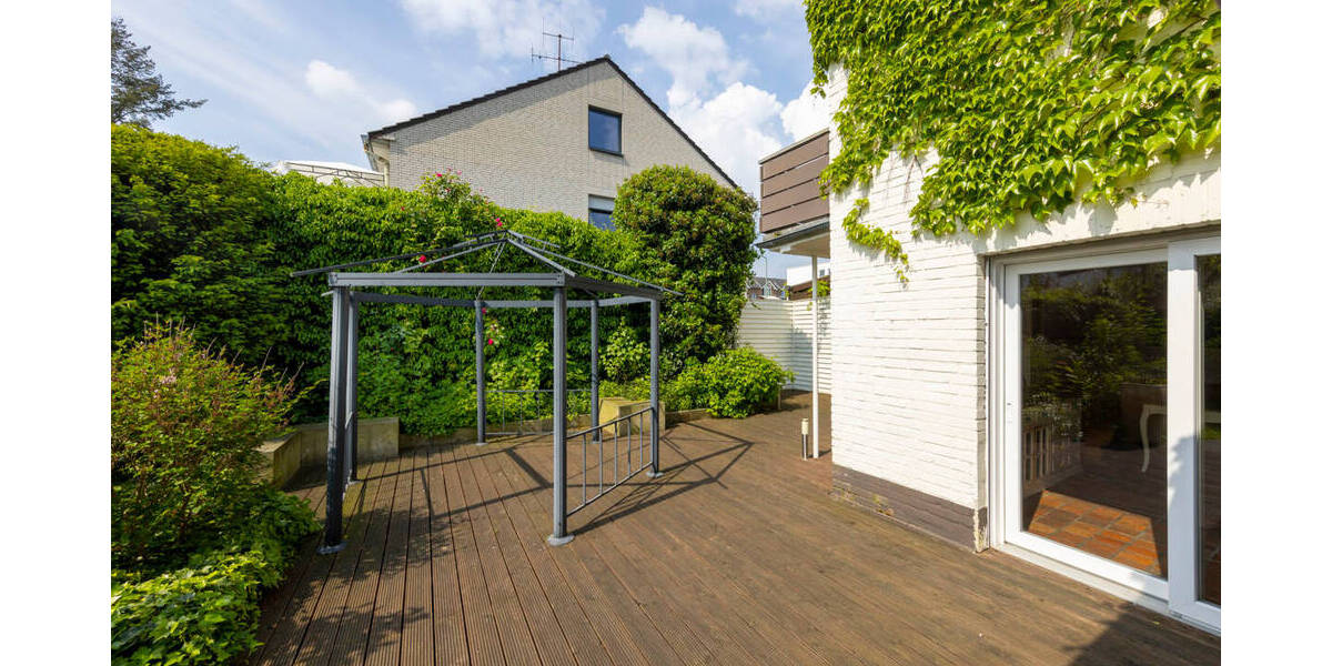 Mehrfamilienhaus, Wohnhaus Meerbusch / Büderich Büderich - 7 Zimmer, 211 m&sup2;, 675.000&euro; | Angebot:26596302