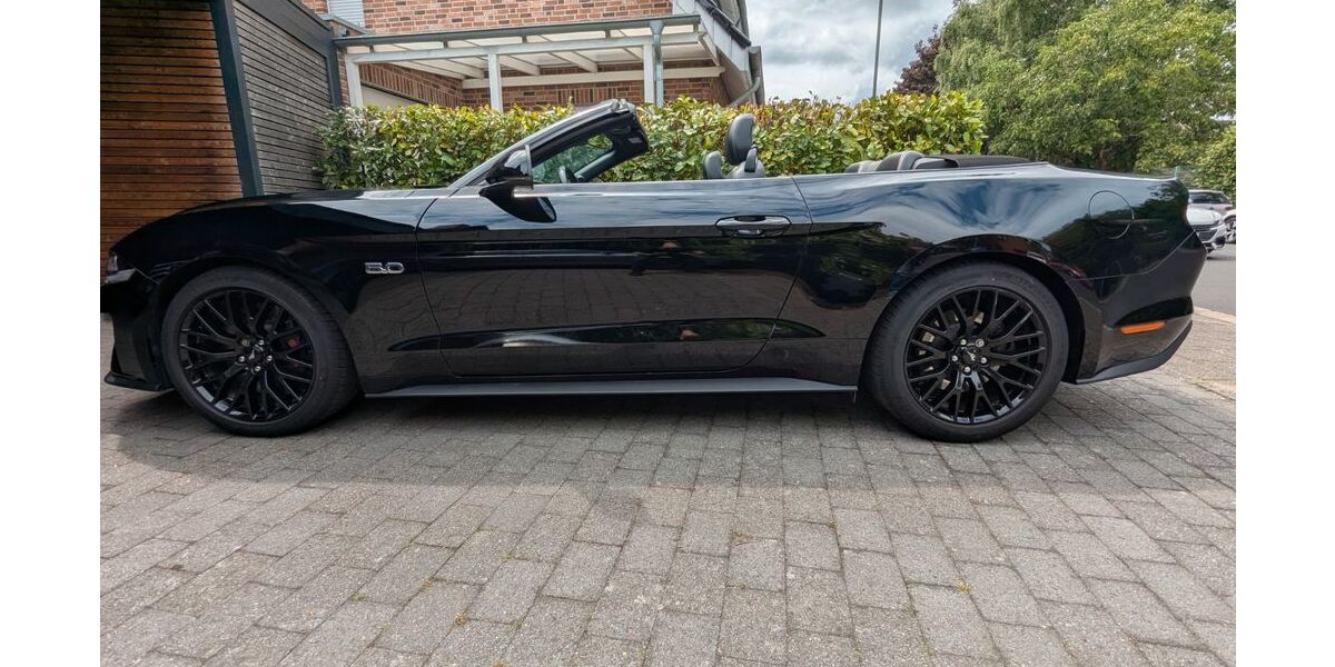 Ford Mustang 37.000 km 39.300 &euro; Neuss 41464