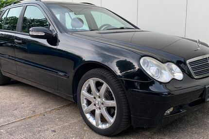 Mercedes-Benz C 220 233.216 km 3.995 &euro; Köln 51107
