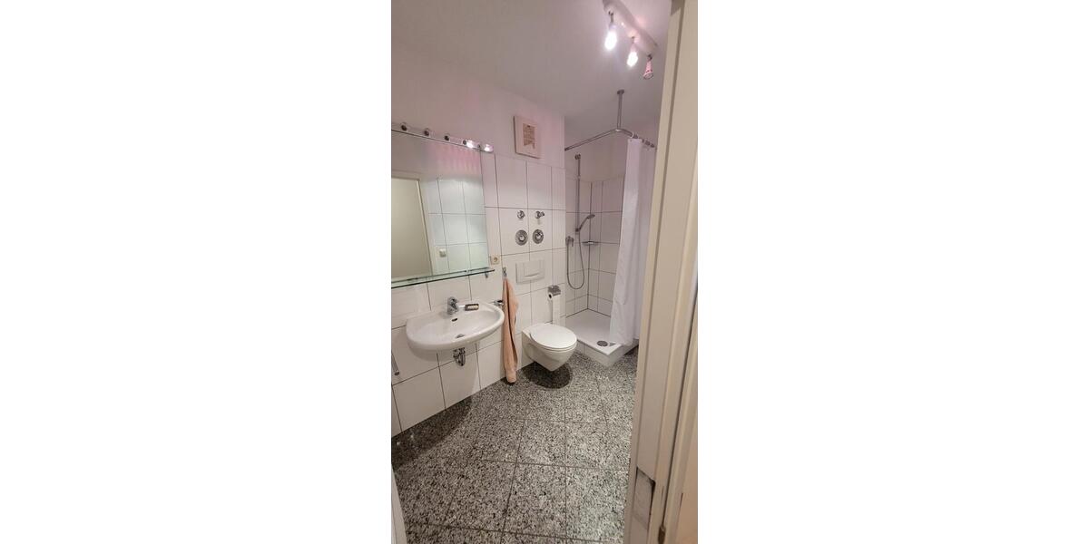 Dachgeschoßwohnung Meerbusch Kierst - 2 Zimmer, 73 m&sup2;, 1.150&euro; | Angebot:25943414