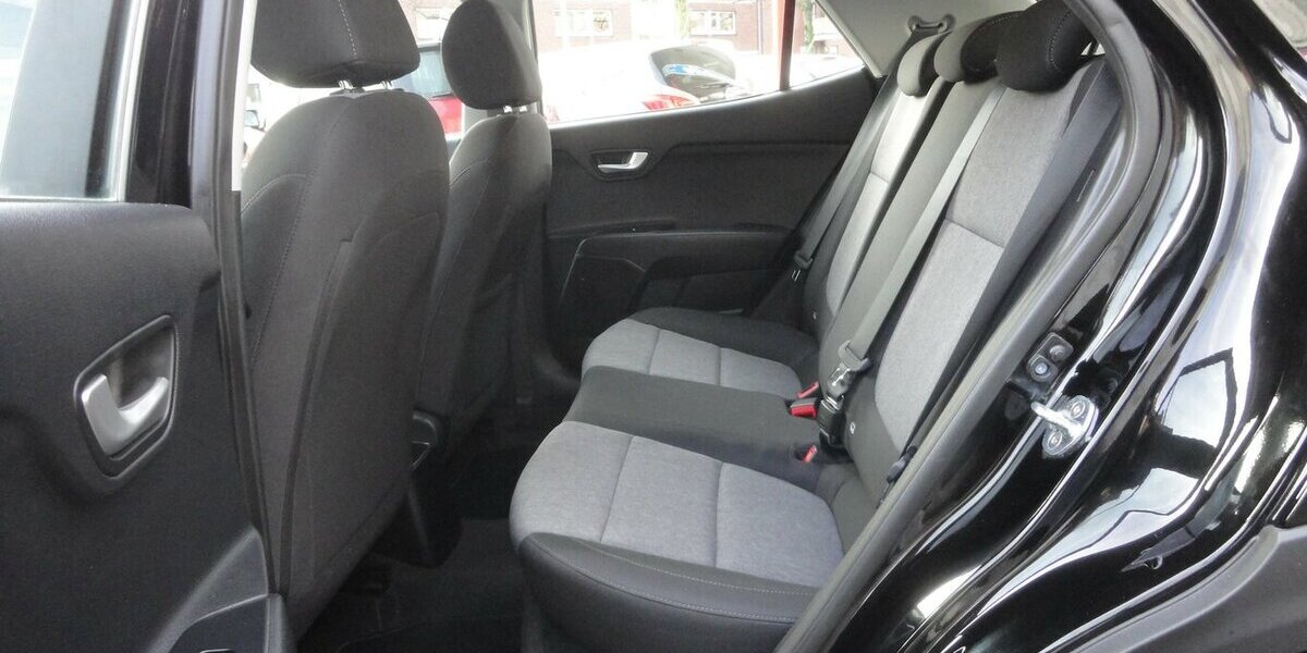Kia Stonic 1,2 Edition7- Klima SHZ PDC Alu 33Tk,1 Hd 33.000 km 13.499 &euro; Neuss 41462