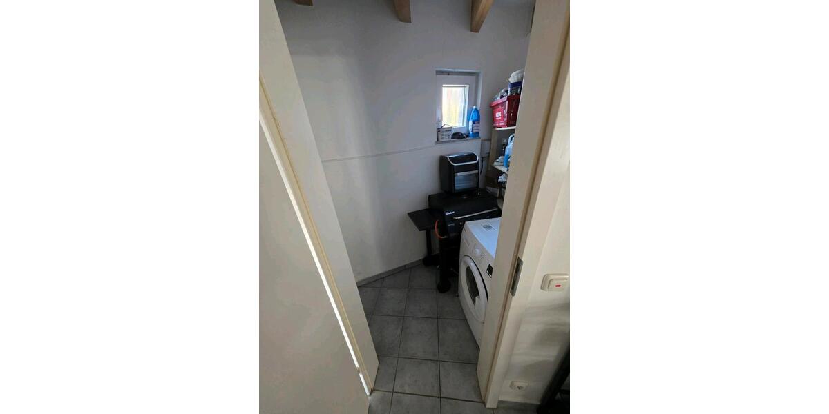 Etagenwohnung Korschenbroich - 1 Zimmer, 65 m&sup2;, 600&euro; | Angebot:25613642