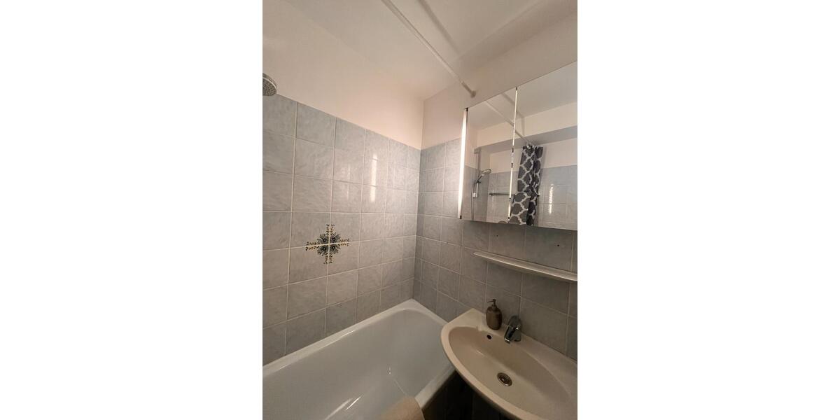 Etagenwohnung Köln Lindenthal - 1 Zimmer, 35 m&sup2;, 700&euro; | Angebot:25887300