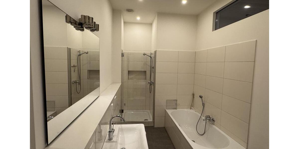 Etagenwohnung Köln Kalk - 4 Zimmer, 112 m&sup2;, 1.705&euro; | Angebot:26021645