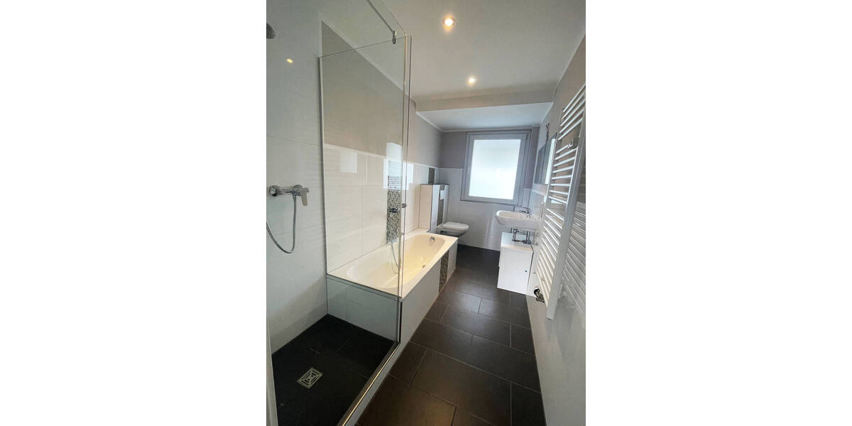 Mehrfamilienhaus, Wohnhaus Haan - 2.150.000&euro; | Angebot:25689207