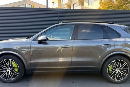 Porsche Cayenne 47.000 km 89.000 &euro; Köln 50735