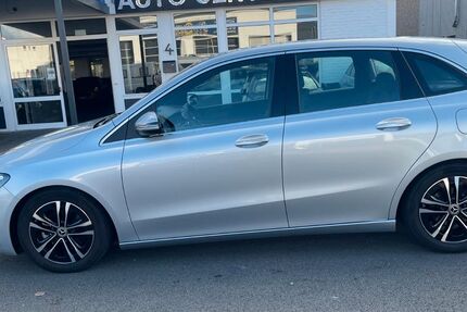 Mercedes-Benz B 180 40.200 km 25.900 &euro; Köln 50829