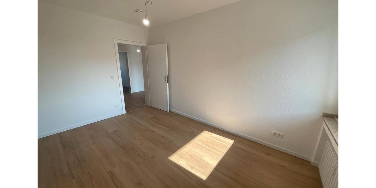 Etagenwohnung Neuss Augustinusviertel - 1 Zimmer, 77 m&sup2;, 889&euro; | Angebot:25854645