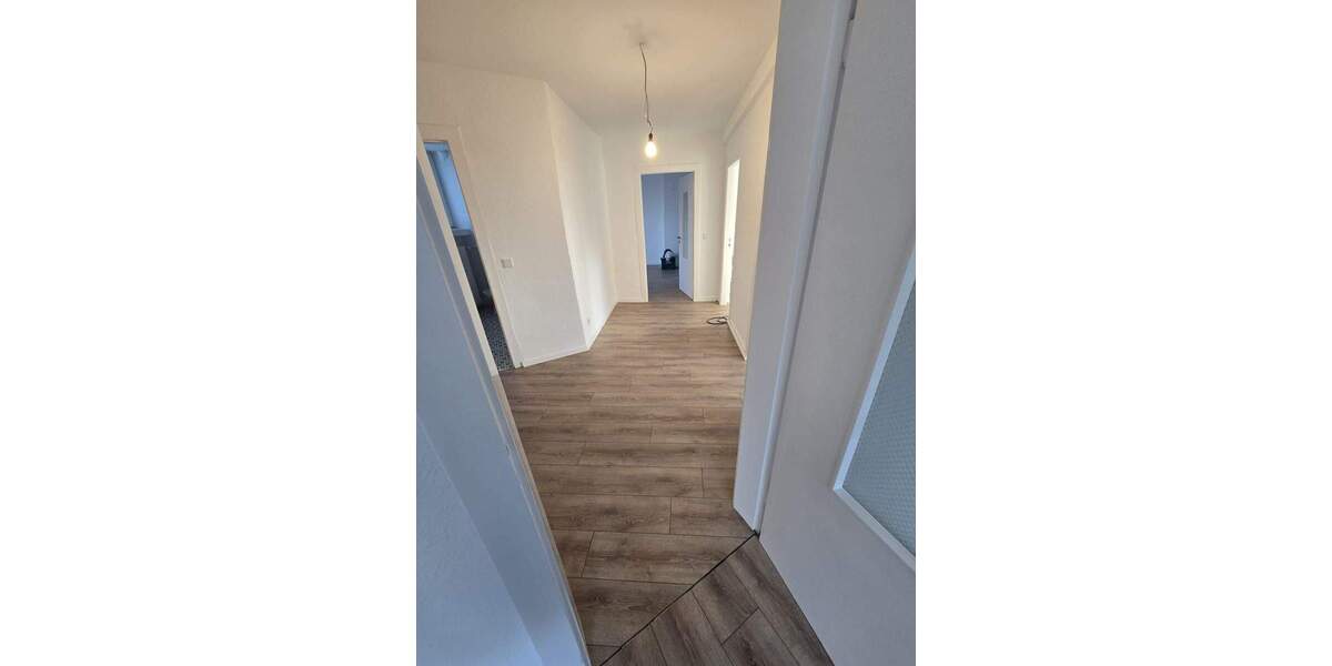 Etagenwohnung Düsseldorf Rath - 3 Zimmer, 92 m&sup2;, 1.250&euro; | Angebot:26435553