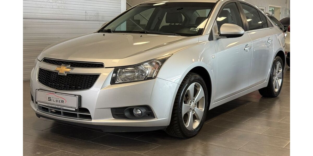Chevrolet Cruze 83.000 km 8.890 &euro; Dormagen 41540