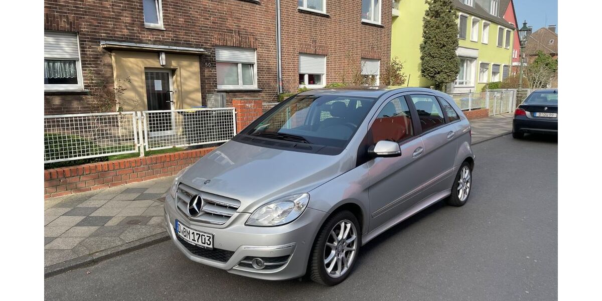 Mercedes-Benz B 180 92.915 km 9.000 &euro; Düsseldorf 40468