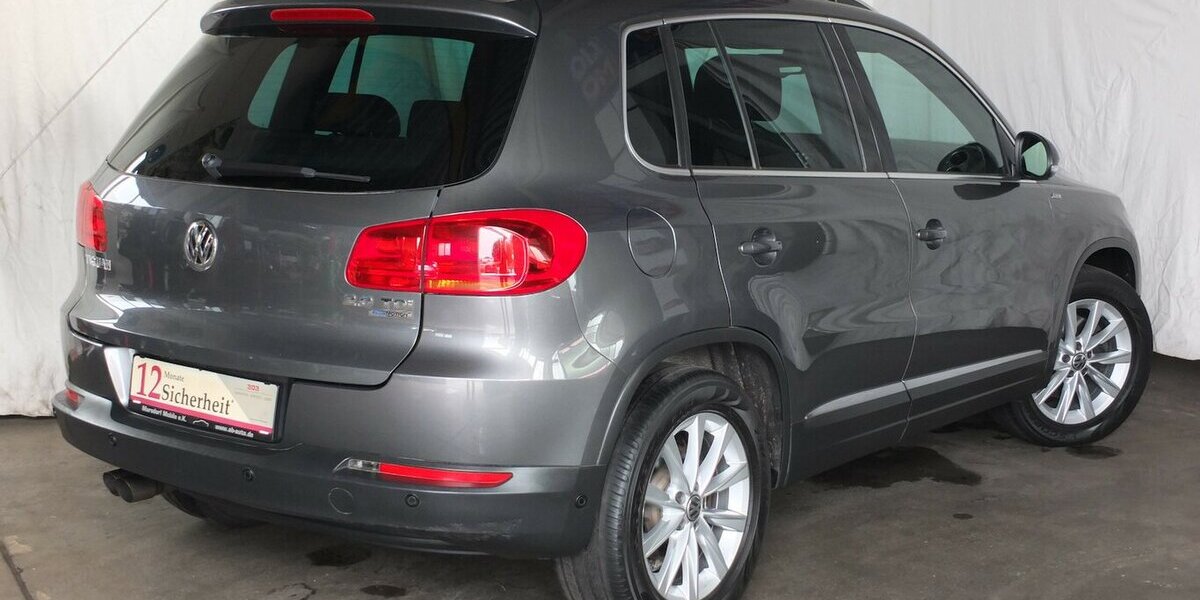 VW Tiguan LIFE BMT NAVI AHK PARKPILOT SHZ BLUETOOTH 124.710 km 12.304 &euro; Köln 50858