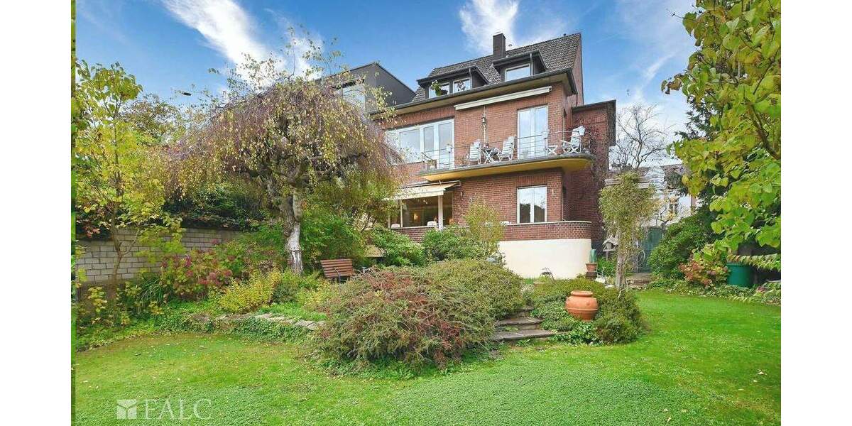 Mehrfamilienhaus, Wohnhaus Köln Weiden - 9 Zimmer, 251 m&sup2;, 1.150.000&euro; | Angebot:25696521