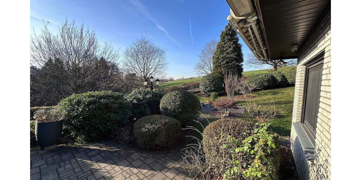 Bungalow Solingen Gräfrath - 6 Zimmer, 236 m&sup2;, 675.000&euro; | Angebot:25755949