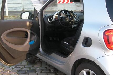 Smart ForTwo 90.500 km 8.600 &euro; Düsseldorf 40229