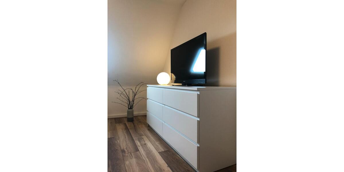 Dachgeschoßwohnung Düsseldorf Stadtbezirk 3 - 1 Zimmer, 38 m&sup2;, 1.090&euro; | Angebot:25405175