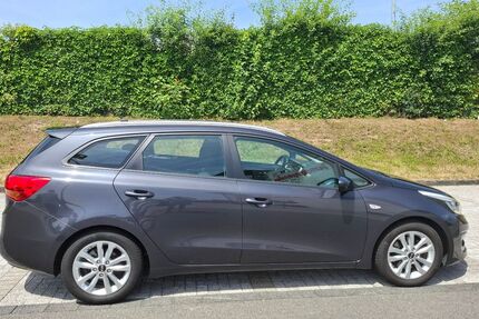 Kia ceed Sportswagon 82.000 km 7.900 &euro; REMSCHEID 42855